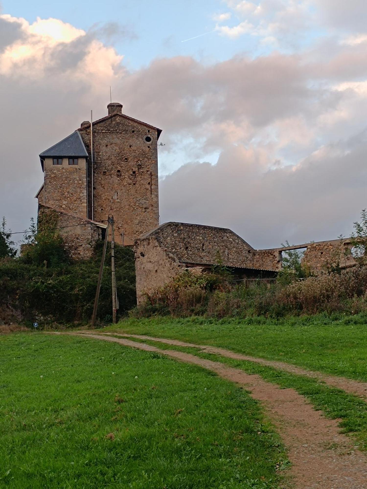Le Donjon Rustique De Montegut Montégut Exterior foto