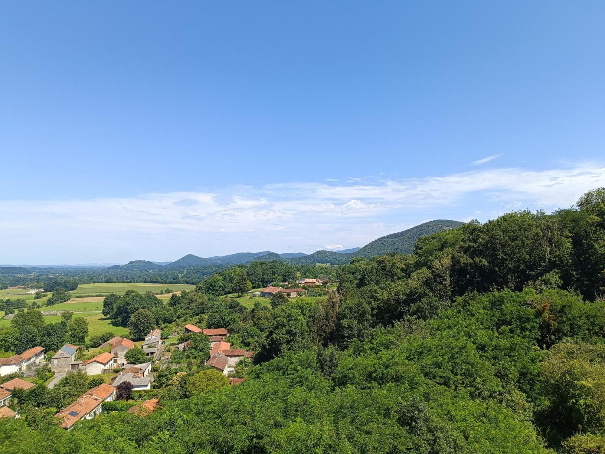 Le Donjon Rustique De Montegut Montégut Exterior foto