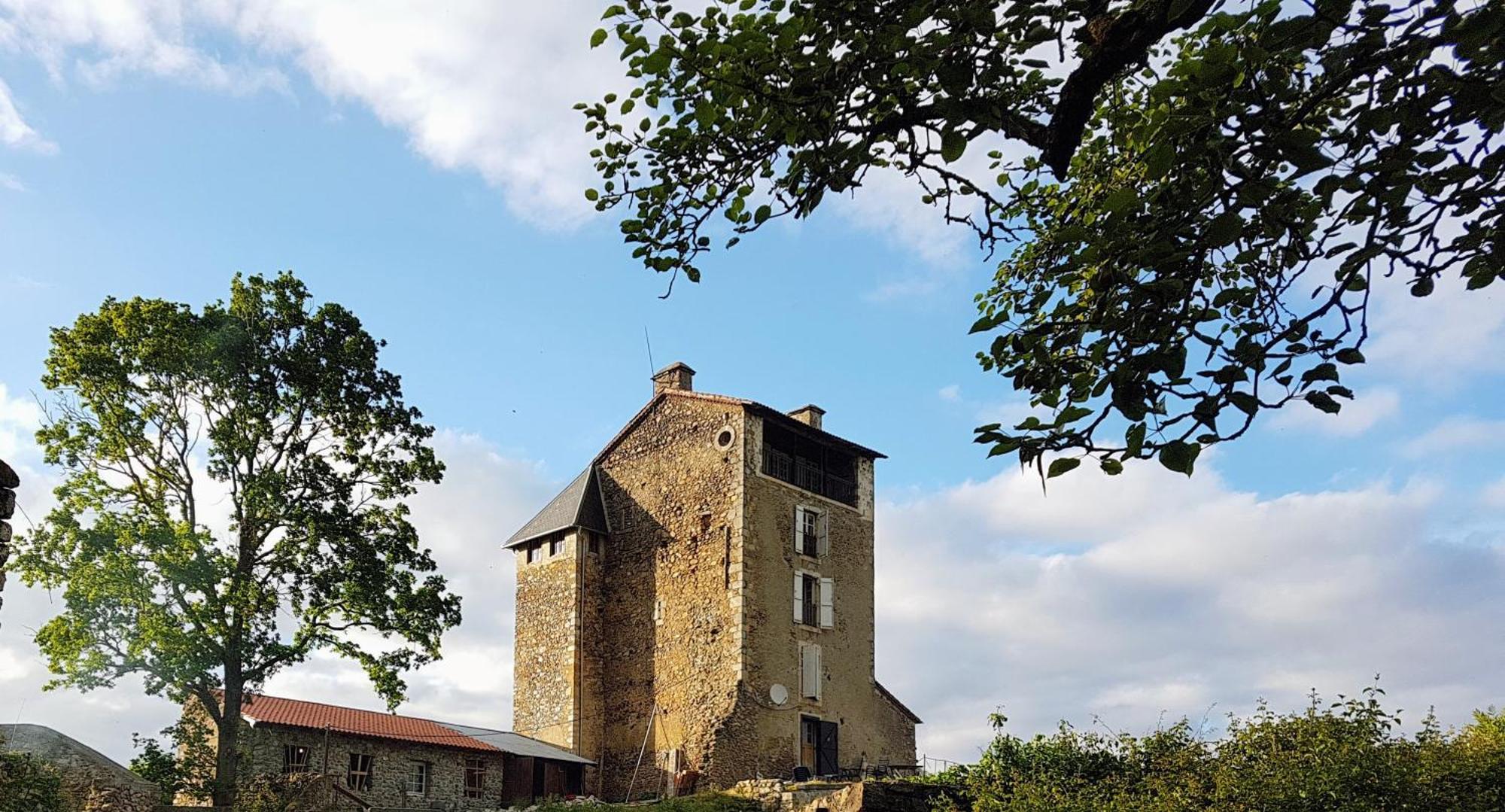 Le Donjon Rustique De Montegut Montégut Exterior foto